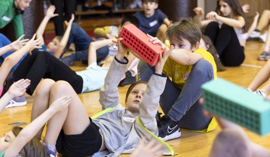 Školy si rozdělí šeky v hodnotě 1 000 000 korun. Vylosovali jsme i Olympijské tréninky