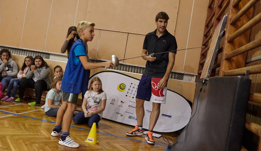 Šerm jako umění. Děti z Jablonce nad Nisou soutěžily s olympijským šampionem Svobodou