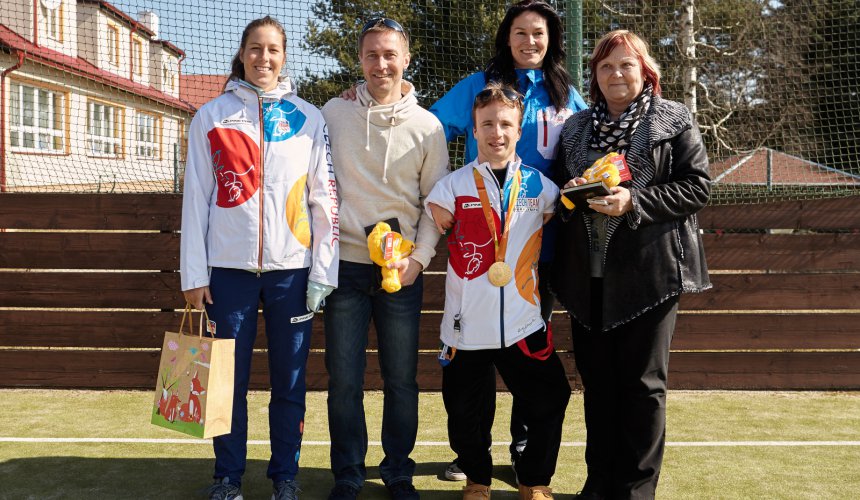 Mistryně světa Kudějová i paralympijský šampion Petráček. Děti z Kameniček trénovaly „vodní slalom“