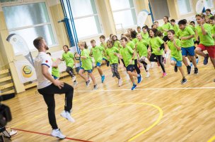 Olympijský trénink s badmintonistou Mendrekem na ZŠ J.A. Komenského v Chodově
